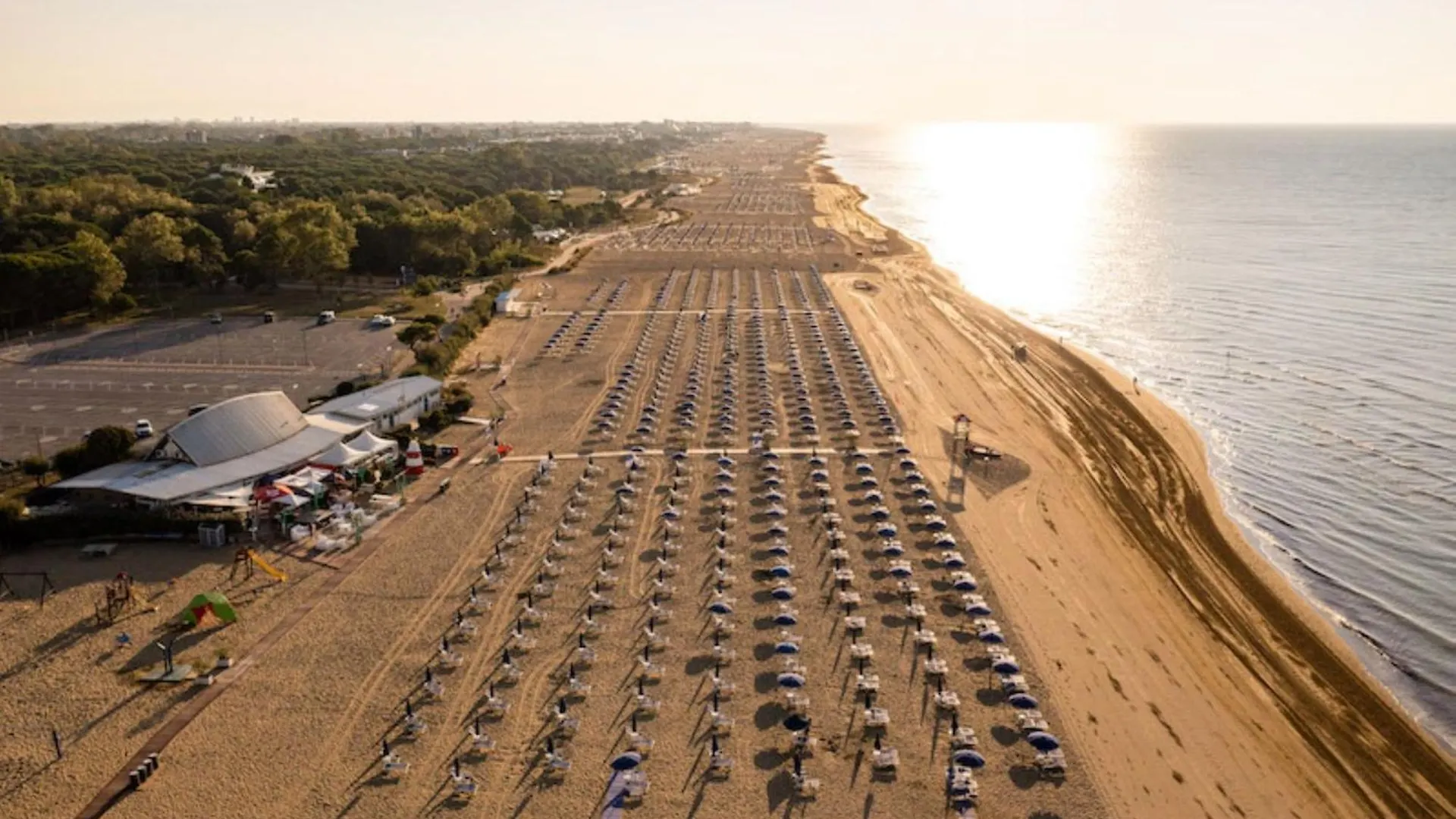 Modern Comfort In Bibione Center Italy