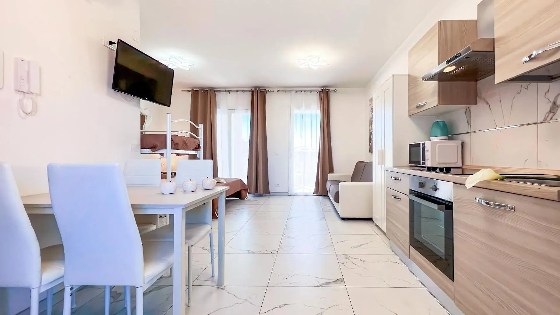 Modern Comfort In Bibione Center 0*,