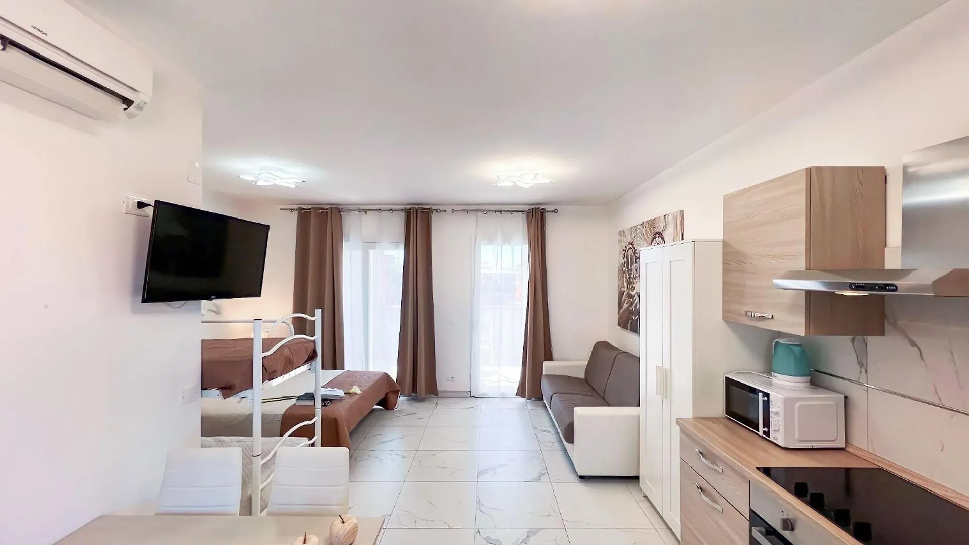 Modern Comfort In Bibione Center 0*,