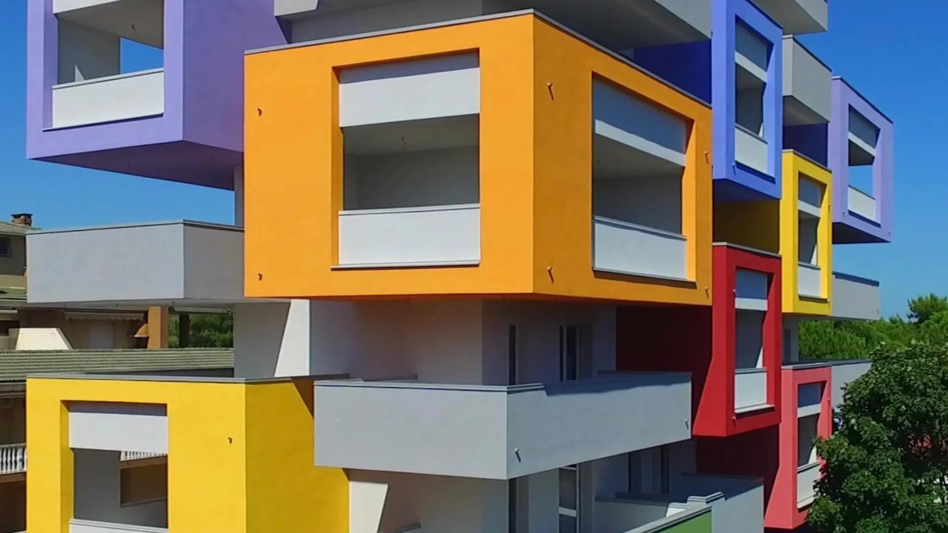 Modern Comfort In Bibione Center Apartment