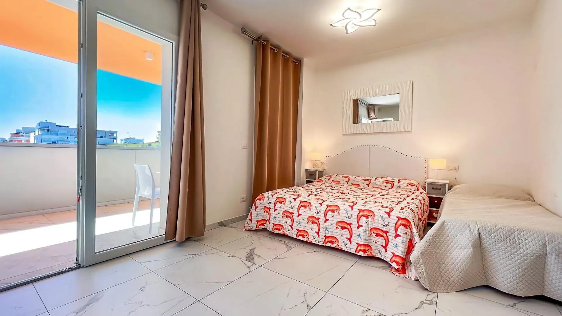 Modern Comfort In Bibione Center Apartment
